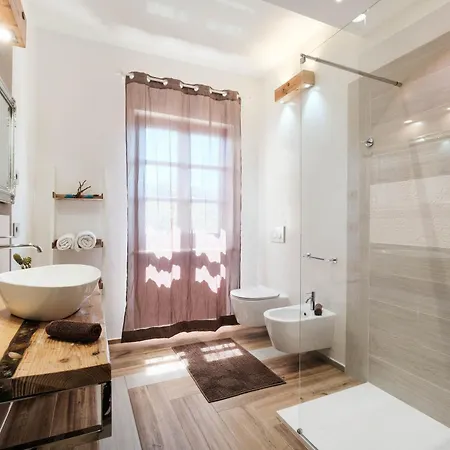 Radici Di Luna Exclusive Design Πανσιόν 4*